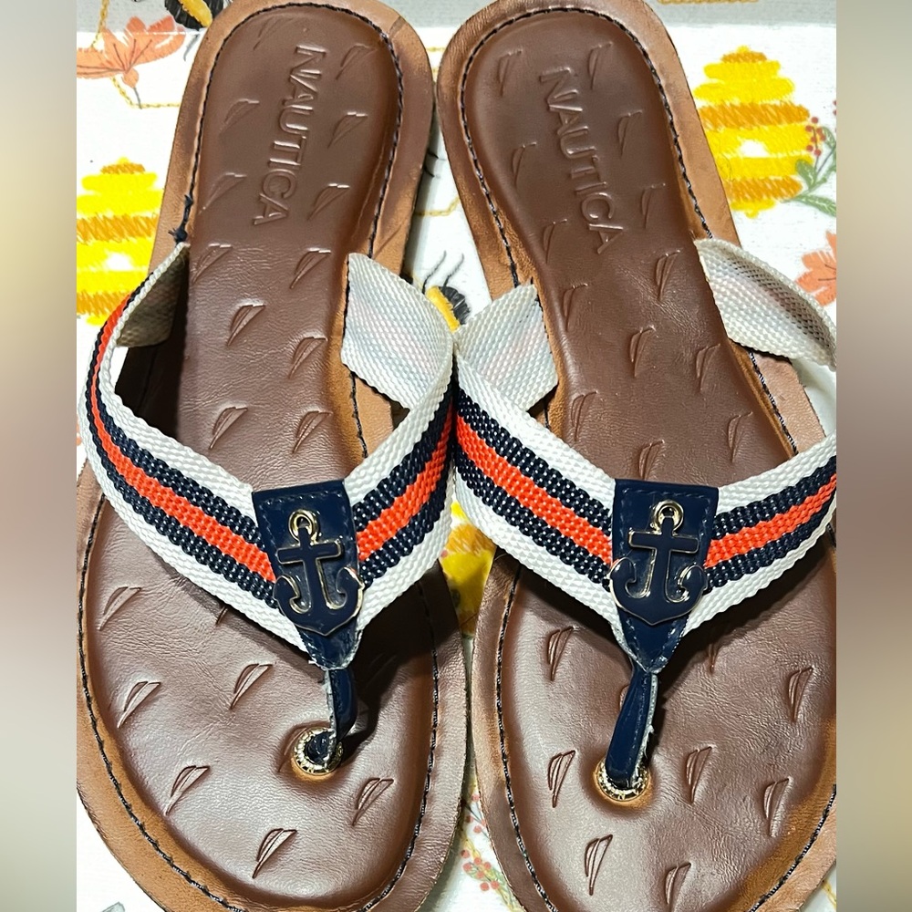 Nautica flip flops